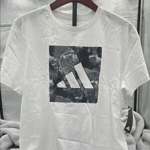Adidas White Graphic Boy’s T-Shirt size XL